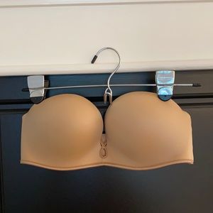 Victoria’s Secret strapless bra